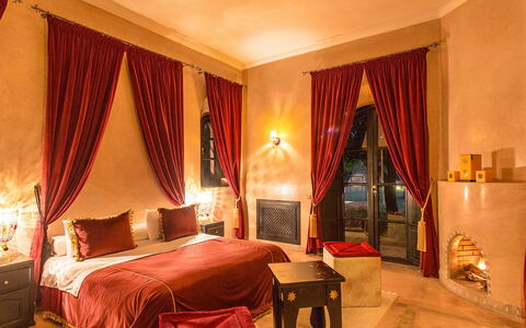 Dar Maril: Furniture, Interior Design, Flooring, Floor, Lighting, Room, Bedroom, Bed, Ceiling, Bed Sheet