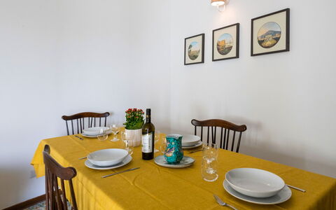 Casa Iago: Furniture, Interior Design, Wood, Table, Dining Room, Flooring, Kitchen & Dining Room Table, Floor, Room, Tablecloth