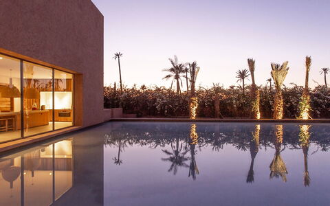 Villa Palmeraie: Architecture, Swimming Pool, Composite Material, Home, Resort, Reflection, Estate, Eco Hotel, Reflecting Pool