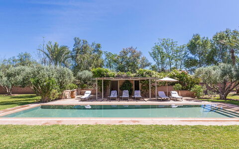 Villa Hasna: Tree, Swimming Pool, Resort, Shade, Garden, Estate, Landscaping, Hacienda, Backyard, Outdoor Furniture