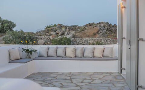Villa Ermione: Concrete, Shade, Outdoor Furniture, Natural Material, Design, Balcony, Coffee Table, Villa, Daylighting