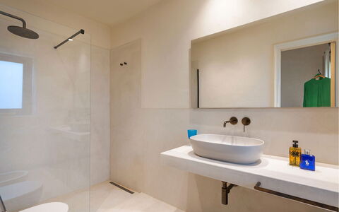 Villa Smeralda: Bathroom, Flooring, Plumbing Fixture, Wall, Interior Design, Floor, Bathroom Sink, Sink, Tap, Bathroom Cabinet