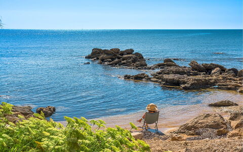 Villa Zora: Blue, Water, Body Of Water, Rock, Coast, Coastal And Oceanic Landforms, Sea, Beach, Summer, Horizon