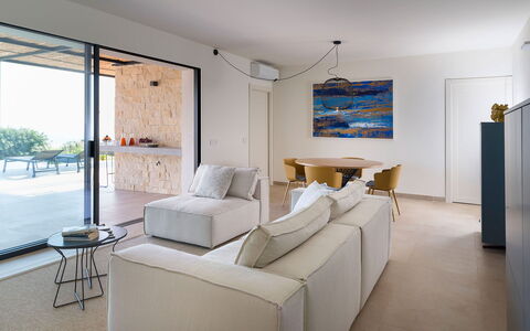 Villa Campo Verde: Furniture, Flooring, Floor, Interior Design, Couch, Living Room, Home, Table, Apartment