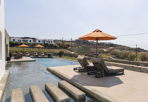 Villa Wolf: Swimming Pool, Resort