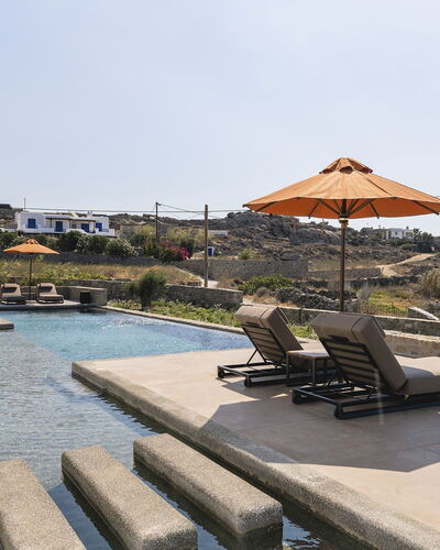 Villa Wolf: Swimming Pool, Resort
