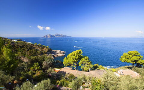 Villa Mary: Blue, Water, Body Of Water, Coast, Natural Landscape, Coastal And Oceanic Landforms, Horizon, Sea, Landscape, Promontory