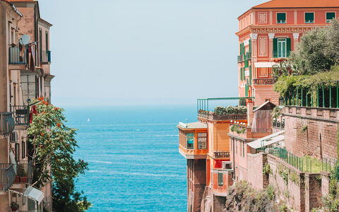 Nole 1: Blue, Daytime, Building, City, Residential Area, Apartment, Neighbourhood, Architecture, Town, Horizon