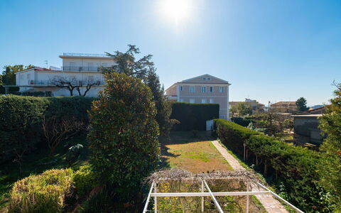 Villa Ava: Sky, Blue, Daytime, Residential Area, Shrub, Home, House, Roof, Estate, Hedge