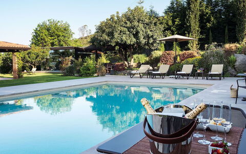 Villa Monte Serra: Swimming Pool, Outdoor Furniture, Resort, Umbrella, Furniture, Sunlounger, Eco Hotel, Shade, Leisure