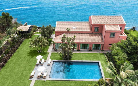 Villa Pozzillo: Swimming Pool, Resort, Estate, Sea, Eco Hotel, Leisure, Villa, Ocean, Mansion, Seaside Resort