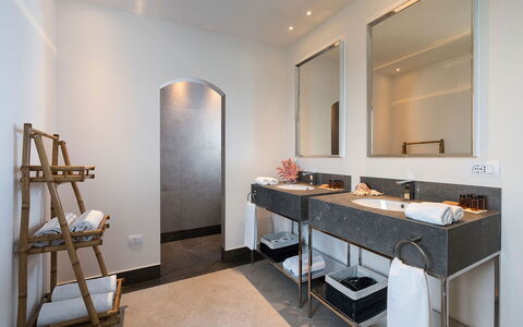Villa Pozzillo: Interior Design, Flooring, Plumbing Fixture, Floor, Lighting, Ceiling, Plumbing, Tap, Countertop, Bathroom