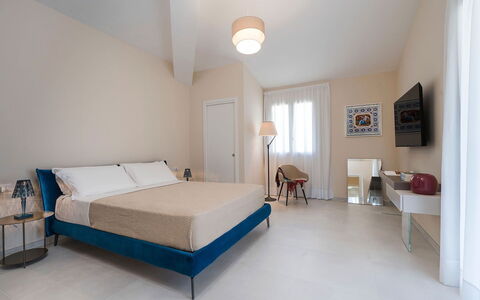 Villa Agorà: Furniture, Interior Design, Bed, Flooring, Bedroom, Floor, Textile, Room, Ceiling, Bed Sheet