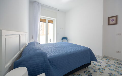 Maison Maiori: Interior Design, Flooring, Floor, Wood, Furniture, Room, Bedroom, Ceiling, Bed Sheet, Bed