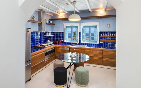 Villa Apanema: Interior Design, Flooring, Kitchen, Furniture, Wood, Countertop, Floor, Ceiling, Cabinetry, Home