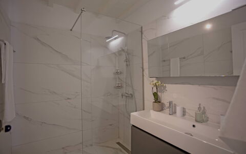 Villa Talassa: Wall, Flooring, Interior Design, Floor, Plumbing Fixture, Ceiling, Plumbing, Bathroom, Tap, Tile