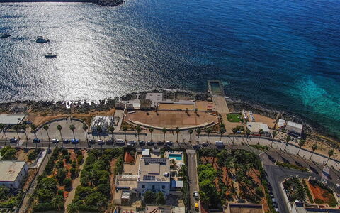 Casa Leuca: Water, Body Of Water, Coast, Bird'S-Eye View, Coastal And Oceanic Landforms, Aerial Photography, Sea, Waterway, City, Landscape