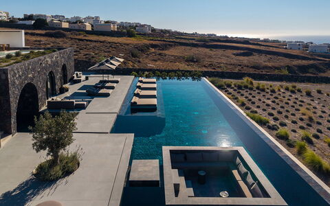 Villa Kallisti: Composite Material, Swimming Pool