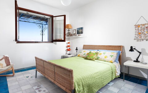 Sea Scent: Furniture, Bed, Interior Design, Bedroom, Wall, Bedding, Floor, Flooring, Bed Sheet, Wood