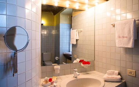 Mariuccia 1: Bathroom Sink, Wall, Interior Design, Plumbing Fixture, Bathroom, Flooring, Sink, Tap, Floor, Plumbing