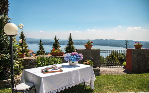 Mariuccia 1: Furniture, Table, Flowerpot, Tablecloth, Chair, Houseplant, Outdoor Table, Garden