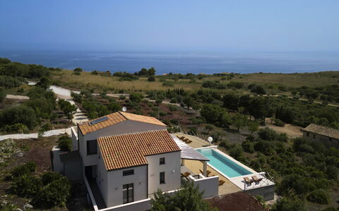 Villa Priscilla: Swimming Pool, Estate, Vacation, Villa, Resort