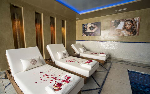 Villa Malak: Flooring, Interior Design, Floor, Bed, Bedroom, Room, Comfort, Pillow, Bedding, Hotel