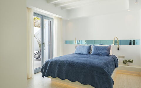 Villa Nikolas: Interior Design, Furniture, Bedroom, Wall, Bed, Flooring, Linens, Floor, Bedding, Ceiling