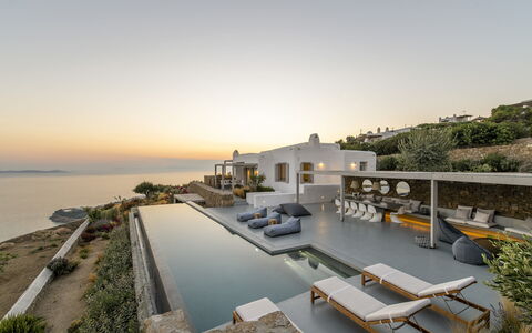 Villa Atlante: Sea, Coast, Coastal And Oceanic Landforms, Ocean, Estate, Villa, Resort, Bay, Beach