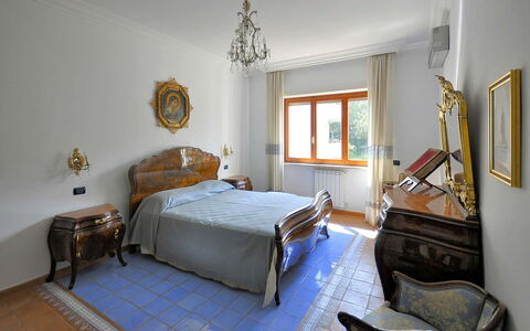 Apartment Bright: Interior Design, Bedroom, Bed, Furniture, Room, Bed Sheet, Flooring, Bedding, Floor, Ceiling