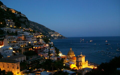 Casa Mauro: Body Of Water, Coast, Sea, Coastal And Oceanic Landforms, Watercraft, Ocean, Boat, Shore, Beach, Resort Town