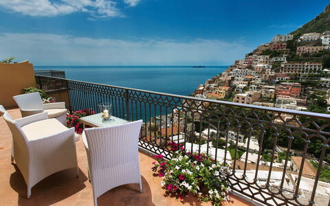 Casa Mauro: Furniture, Sea, Chair, Balcony, Ocean, Coast, Resort, Houseplant, Resort Town, Hotel