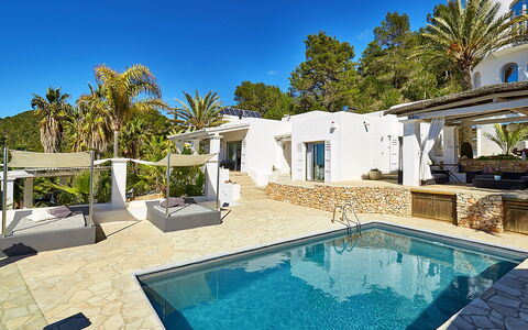 Villa Ariel: Resort, Swimming Pool, Shade, Eco Hotel, Leisure, Tropics, Estate, Outdoor Furniture, Hotel
