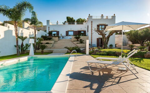 Villa la Pigna: Swimming Pool, Resort, Estate, Garden, Landscaping, Flowerpot, Eco Hotel, Hacienda, Villa, Courtyard