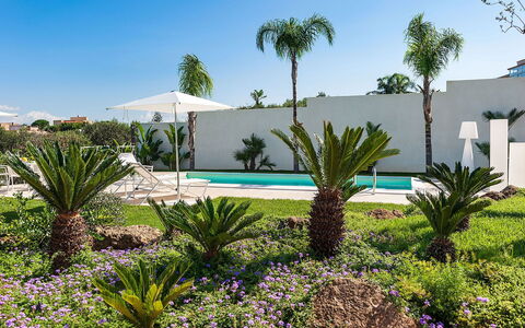 Villa la Pigna: Green, Garden, Landscaping, Resort, Eco Hotel, Botanical Garden, Swimming Pool