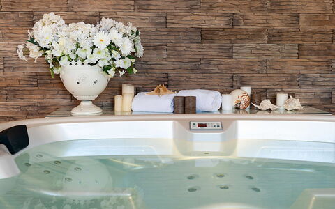 Villa la Pigna: Plumbing Fixture, Bathtub, Interior Design, Flooring, Furniture, Bathroom, Floor, Lighting, Plumbing