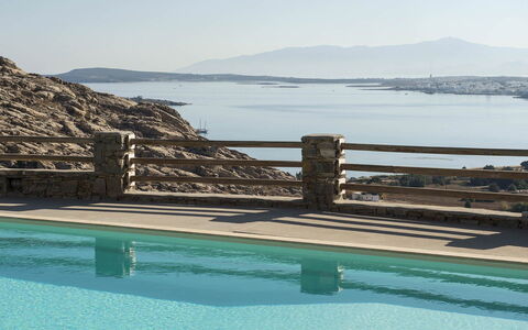 Villa Mycenaean: Water, Body Of Water, Coastal And Oceanic Landforms, Sea, Coast, Ocean, Shore, Bay, Tropics, Reservoir