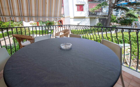Apartment Alan: Furniture, Table, Chair, Kitchen & Dining Room Table, Outdoor Table, Outdoor Furniture, Shade, Balcony, Restaurant, Coffee Table