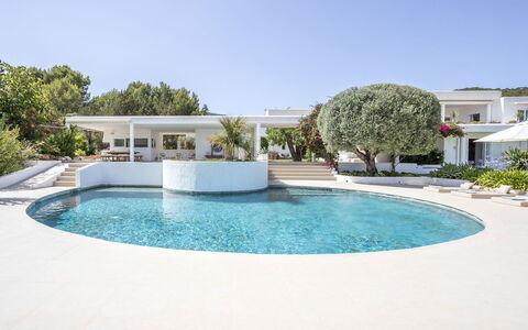 Can Las Palmas: Swimming Pool, Resort, Estate, Garden, Landscaping, Shade, Villa, Mansion, Eco Hotel, Water Feature