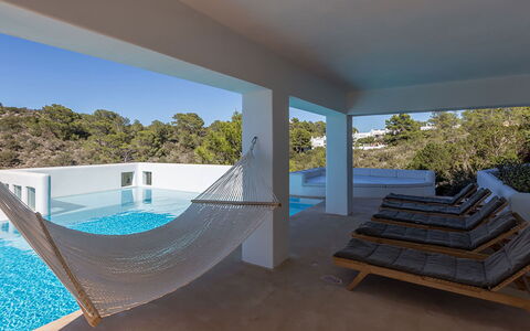Can Lorenzo: Floor, Swimming Pool, Resort, Shade, Hotel, Wood Flooring, Bedroom, Eco Hotel