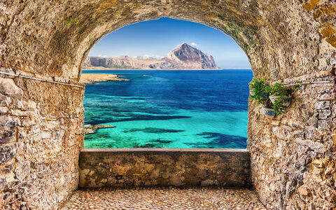 Casa Delfino: Blue, Rock, Sea, Coast, Coastal And Oceanic Landforms, Ocean, Shore, Bedrock, Tropics