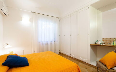 Casa Dorothea 2: Interior Design, Wall, Flooring, Floor, Bedroom, Bed, Furniture, Wood, Ceiling, Yellow
