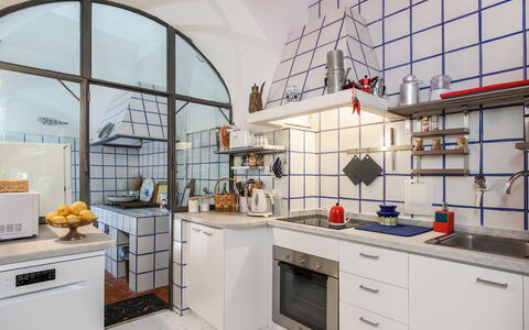Casa Giardino: Interior Design, Kitchen, Ceiling, Flooring, Countertop, Tile, Kitchen Appliance, Cabinetry, Houseplant, Design