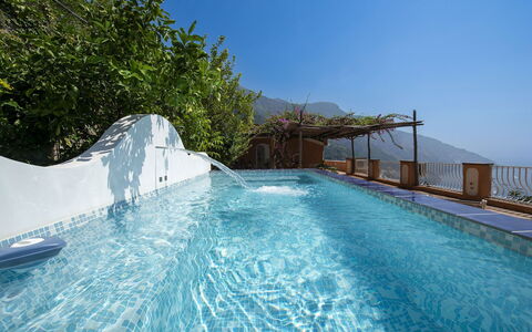 Casa Gioia: Blue, Water, Swimming Pool, Resort, Mountain Range, Leisure, Eco Hotel, Resort Town, Balcony, Hotel