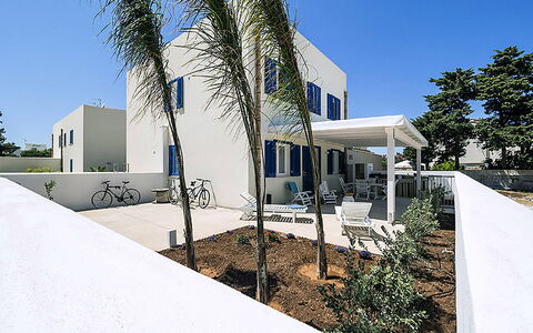 Casa Riccio: Residential Area, Home, Composite Material, Apartment, Shade, Estate, Concrete, Villa, Balcony