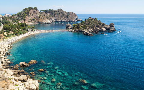 Casa Riccio: Blue, Water, Body Of Water, Water Resources, Coast, Coastal And Oceanic Landforms, Sea, Summer, Promontory, Headland