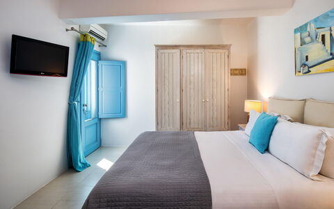 Guest House Levantes: Blue, Furniture, Bedroom, Floor, Apartment, Bed, Room, Bedding, Resort, Bed Frame