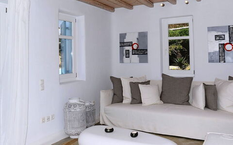 Krystalo: Furniture, Interior Design, Wall, Couch, Flooring, Floor, Living Room, Home, Room, Ceiling