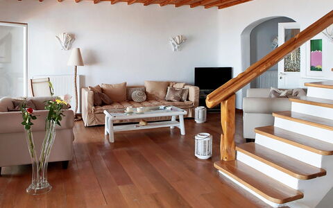 Queen Villa: Furniture, Flooring, Interior Design, Floor, Wood, Wood Flooring, Home, Room, Living Room, Apartment