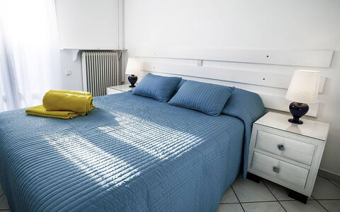 Rose Studio 3: Bed, Furniture, Bedding, Bedroom, Bed Sheet, Interior Design, Linens, Wood, Floor, Flooring
